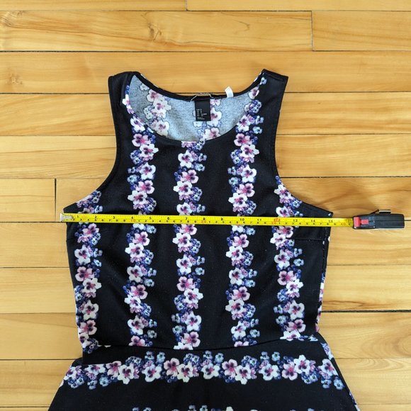 COPY - H&M Floral dress - Picture 7 of 9